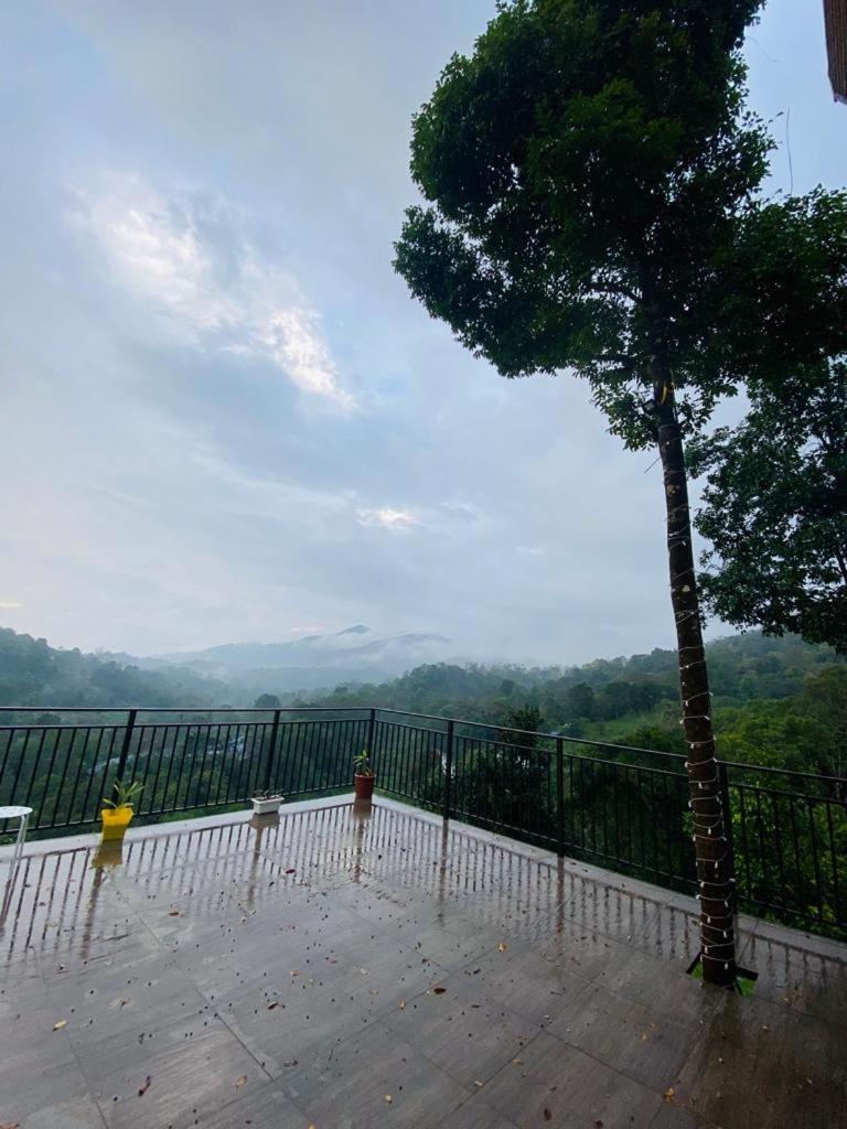 Misty Hideout Bed & Breakfast Kakkadampoyil Ngoại thất bức ảnh